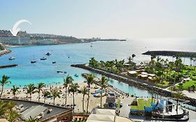 Brand New - Glass Apt - Ocean Views